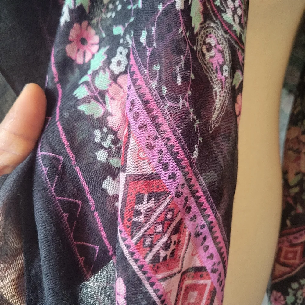 Steve Madden Wide Scarf Wrap Floral Black and Pink